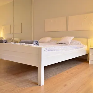 Cozy By The Old Town Apartament